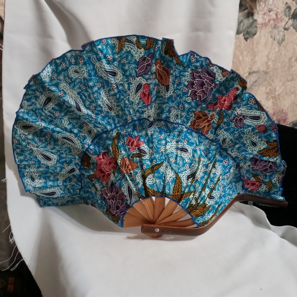 Hand Fans View 3
